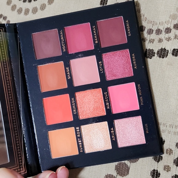 Ace Beaute Scarlet Dusk Eyeshadow Palette - Picture 3 of 3